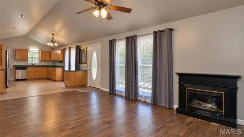 Living - 1035 Jacks Fork Rd, Other, MO 65548 photo 5 of 5