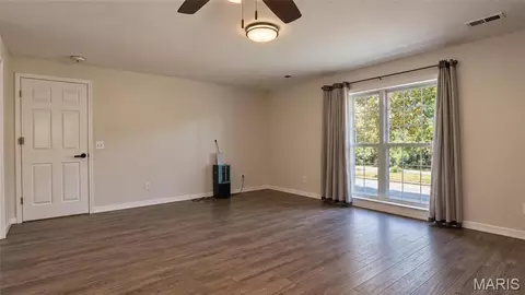 Living - 1035 Jacks Fork Rd, Other, MO 65548 photo 3 of 5