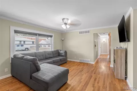 Living - 712 Highland Dr, O'fallon, MO 63366 photo 3 of 3