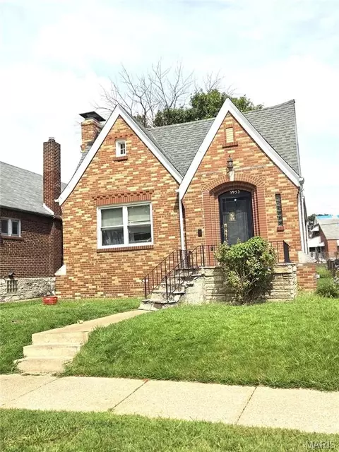 5953 N Pointe Blvd, Saint Louis, MO 63147
