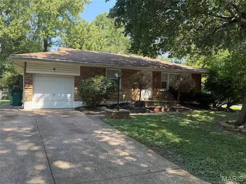 1283 Mead Dr, Saint Louis, MO 63137