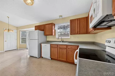 Kitchen - 2182 San Simeon Dr, Arnold, MO 63010 photo 3 of 3