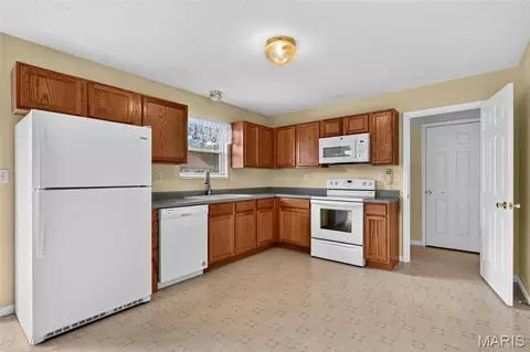 Kitchen - 2182 San Simeon Dr, Arnold, MO 63010 photo 1 of 3