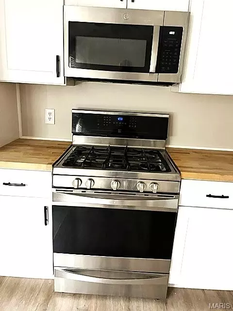Kitchen - 2235 Jackson Dr, Arnold, MO 63010 photo 2 of 3