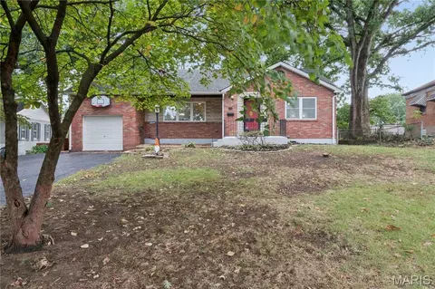 6324 Gramond Dr, Saint Louis, MO 63123
