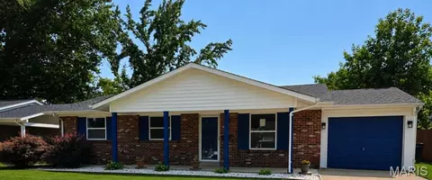 2216 Foggy Bottom Dr, Florissant, MO 63031