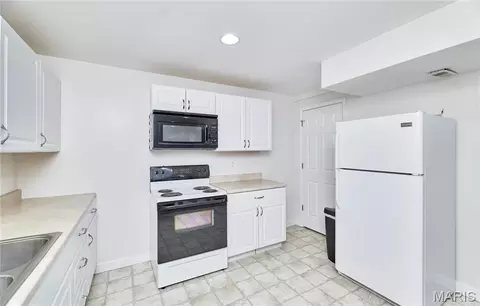 Kitchen - 209 Gentle Pine Ln, Winfield, MO 63389 photo 5 of 5