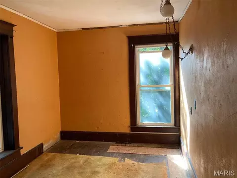 Bedroom - 711 Walnut St, Fulton, MO 65251 photo 4 of 6
