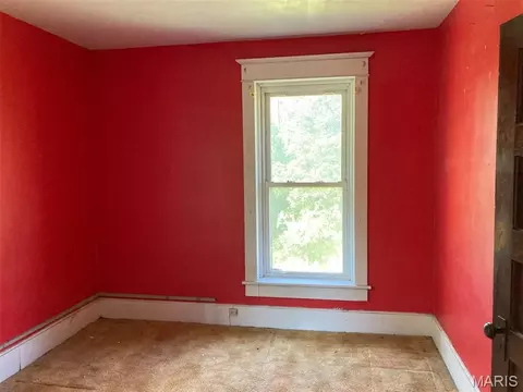 Bedroom - 711 Walnut St, Fulton, MO 65251 photo 5 of 6