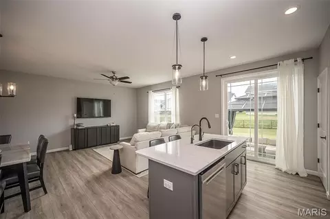 Kitchen - 348 Misthaven Dr, Eureka, MO 63025 photo 3 of 5