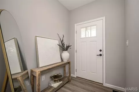 Entry Way - 348 Misthaven Dr, Eureka, MO 63025 photo 2 of 2