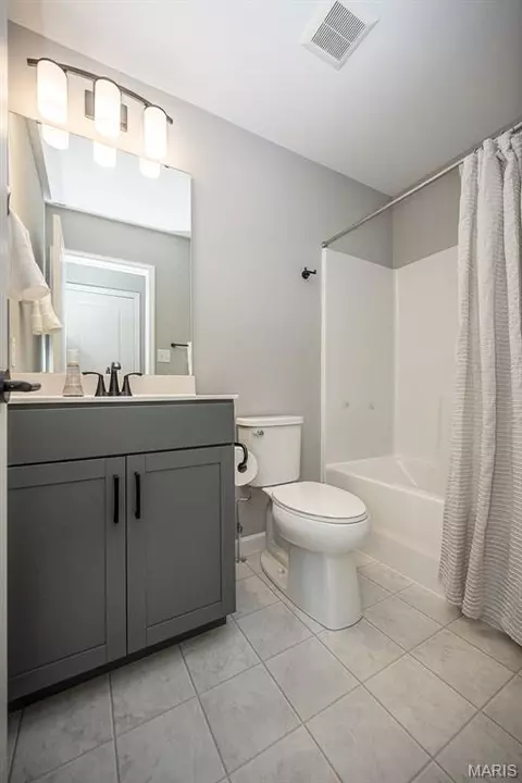 Bath - 348 Misthaven Dr, Eureka, MO 63025 photo 4 of 4