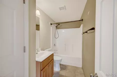 Bath - 139 Kale Ct, Saint Robert, MO 65584 photo 4 of 5