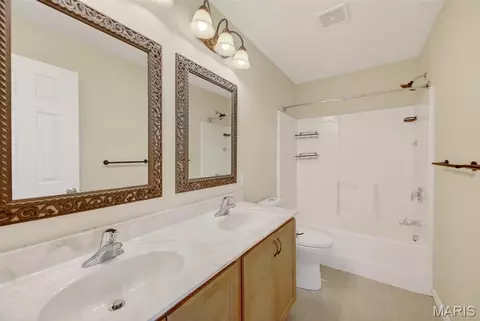 Bath - 139 Kale Ct, Saint Robert, MO 65584 photo 3 of 5