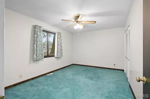 Bedroom - 2007 Main Dr, Highland, IL 62249 photo 4 of 8