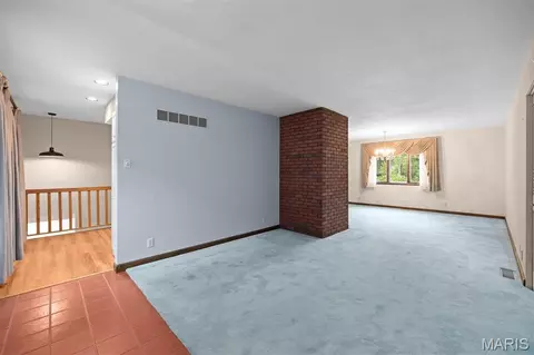 Living - 2007 Main Dr, Highland, IL 62249 photo 1 of 5