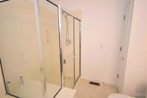 Bath - 1129 Piepers Glen Ln #8A, O'fallon, MO 63366 photo 1 of 4
