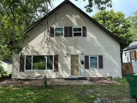 825 Abston Ave, Ferguson, MO 63135