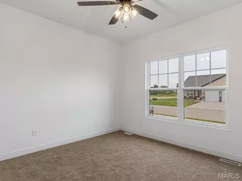 Bedroom - 951 Forbs Dr, Waterloo, IL 62298 photo 4 of 6