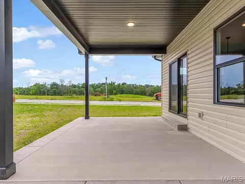 Exterior - 951 Forbs Dr, Waterloo, IL 62298 photo 3 of 4