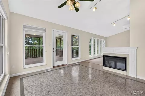 Living - 74 Forest Hills Dr, Washington, MO 63090 photo 4 of 5