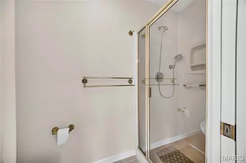Bath - 74 Forest Hills Dr, Washington, MO 63090 photo 2 of 3