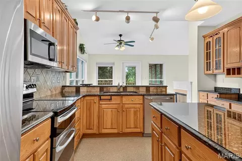 Kitchen - 74 Forest Hills Dr, Washington, MO 63090 photo 3 of 3