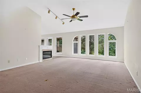 Living - 74 Forest Hills Dr, Washington, MO 63090 photo 2 of 5
