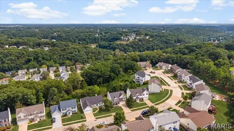 View/Area - 1566 Buckhurst Ct, Ballwin, MO 63021 photo 3 of 5