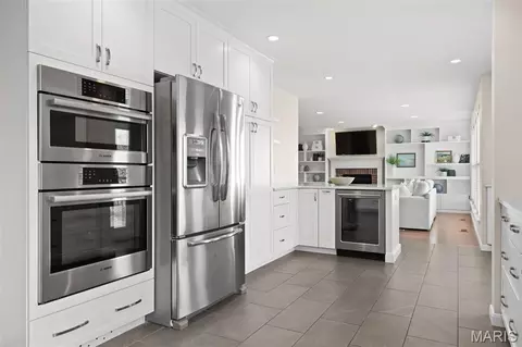 Kitchen - 1566 Buckhurst Ct, Ballwin, MO 63021 photo 3 of 4