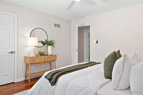 Bedroom - 1566 Buckhurst Ct, Ballwin, MO 63021 photo 9 of 9