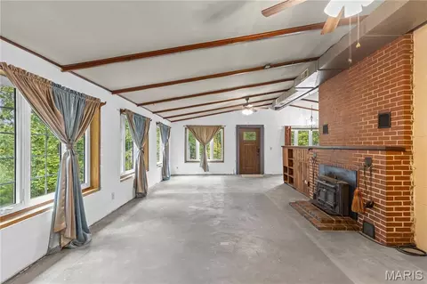Living - 1521 W Highway 100, Hermann, MO 65041 photo 4 of 6