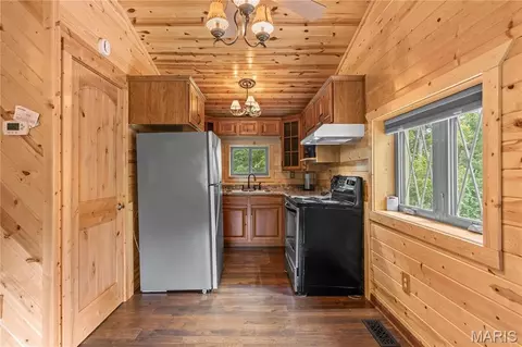 Kitchen - 1521 W Highway 100, Hermann, MO 65041 photo 3 of 5