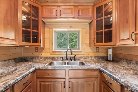 Kitchen - 1521 W Highway 100, Hermann, MO 65041 photo 5 of 5