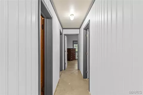 Entry Way - 1521 W Highway 100, Hermann, MO 65041 photo 2 of 4