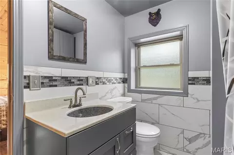 Bath - 1521 W Highway 100, Hermann, MO 65041 photo 3 of 3