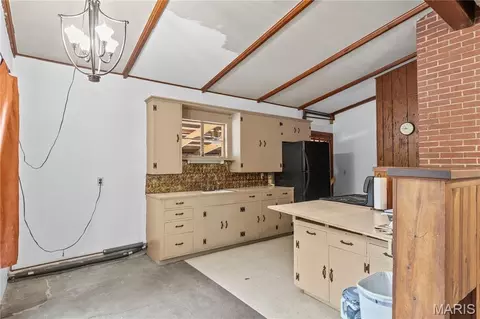 Kitchen - 1521 W Highway 100, Hermann, MO 65041 photo 1 of 5