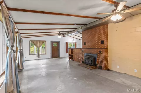 Living - 1521 W Highway 100, Hermann, MO 65041 photo 3 of 6