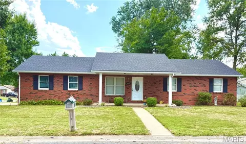 460 Fairfax St, Columbia, IL 62236