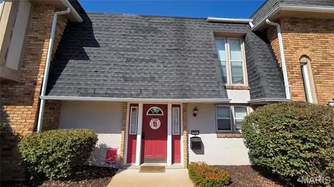 12861 Town And Four Dr #12861, Creve Coeur, MO 63141
