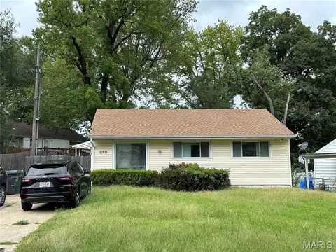 443 Macdougall Dr, Saint Louis, MO 63137