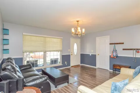 Entry Way - 4044 Avery Ln, Bridgeton, MO 63044 photo 1 of 1