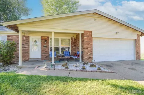 Exterior - 4044 Avery Ln, Bridgeton, MO 63044 photo 2 of 9