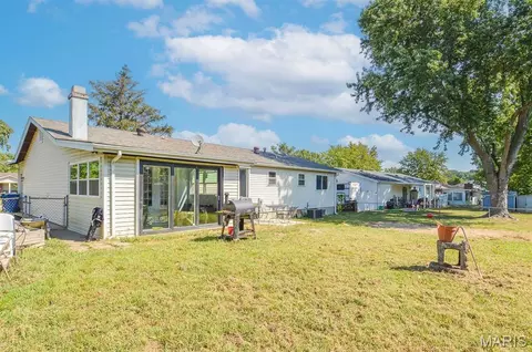 Exterior - 4044 Avery Ln, Bridgeton, MO 63044 photo 8 of 9