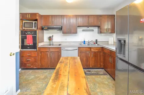 Kitchen - 4044 Avery Ln, Bridgeton, MO 63044 photo 2 of 2