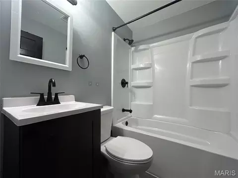 Bath - 6325 Everett Dr, Saint Louis, MO 63134 photo 1 of 2