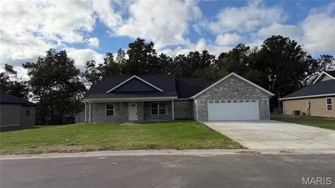 1100 Daytona Dr, Lebanon, MO 65536