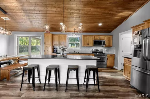 Kitchen - 2759 Pcr 910, Perryville, MO 63775 photo 1 of 4