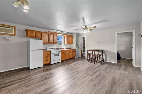 Kitchen - 2759 Pcr 910, Perryville, MO 63775 photo 4 of 4