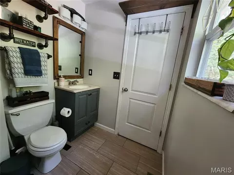 Bath - 3605 N Meadow Mill Dr, Arnold, MO 63010 photo 2 of 4